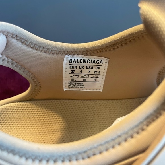 Balenciaga Thong Sandals in Beige - Picture 10 of 16